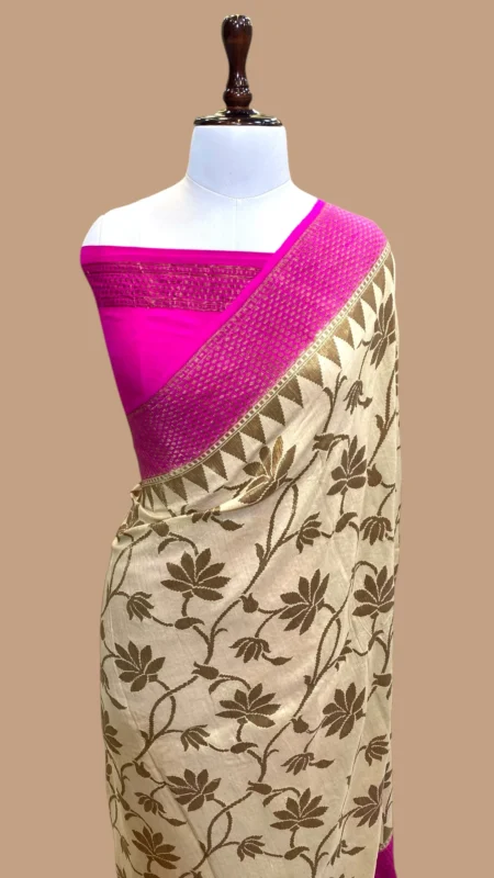 HANDWOVEN MOONGA SILK BANARASI SAREE
